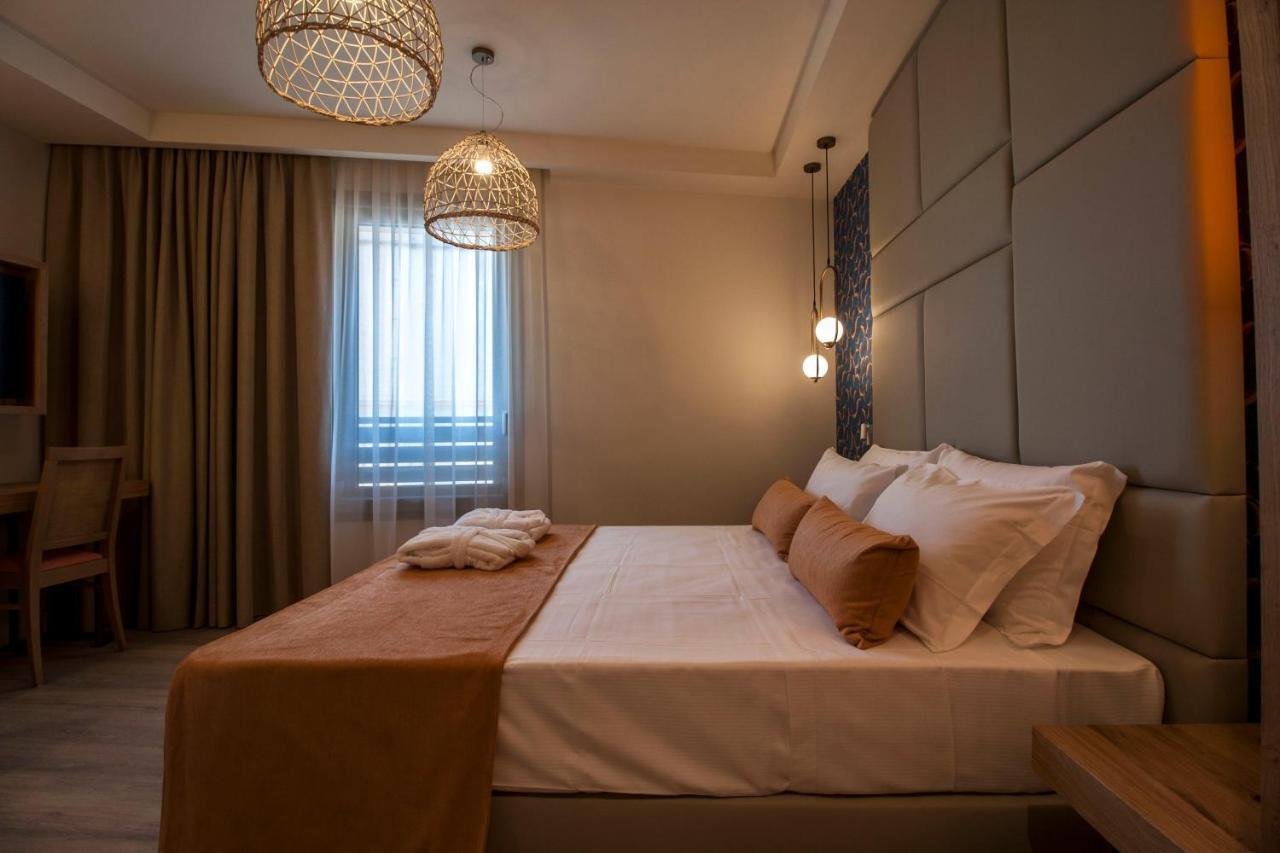 Aqua Boutique Hotel Кастильоне-делла-Пеская Экстерьер фото